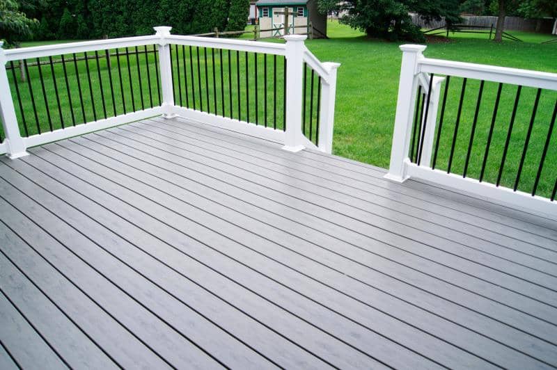 Patio composite Laval